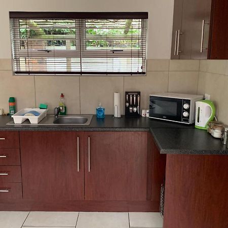 Ace'S Place Hotel Cape Town Bagian luar foto